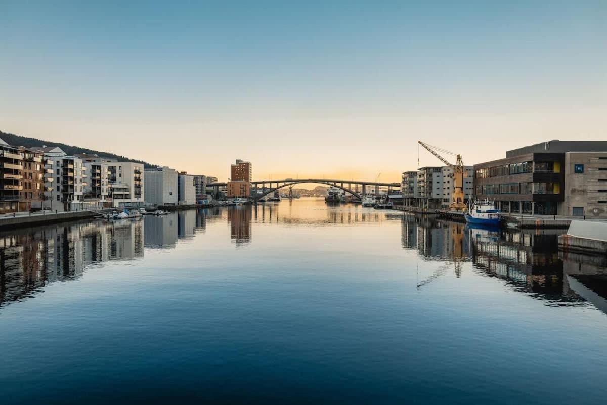 Dinbnb I Oasis, Workspace & Elevator! Leilighet